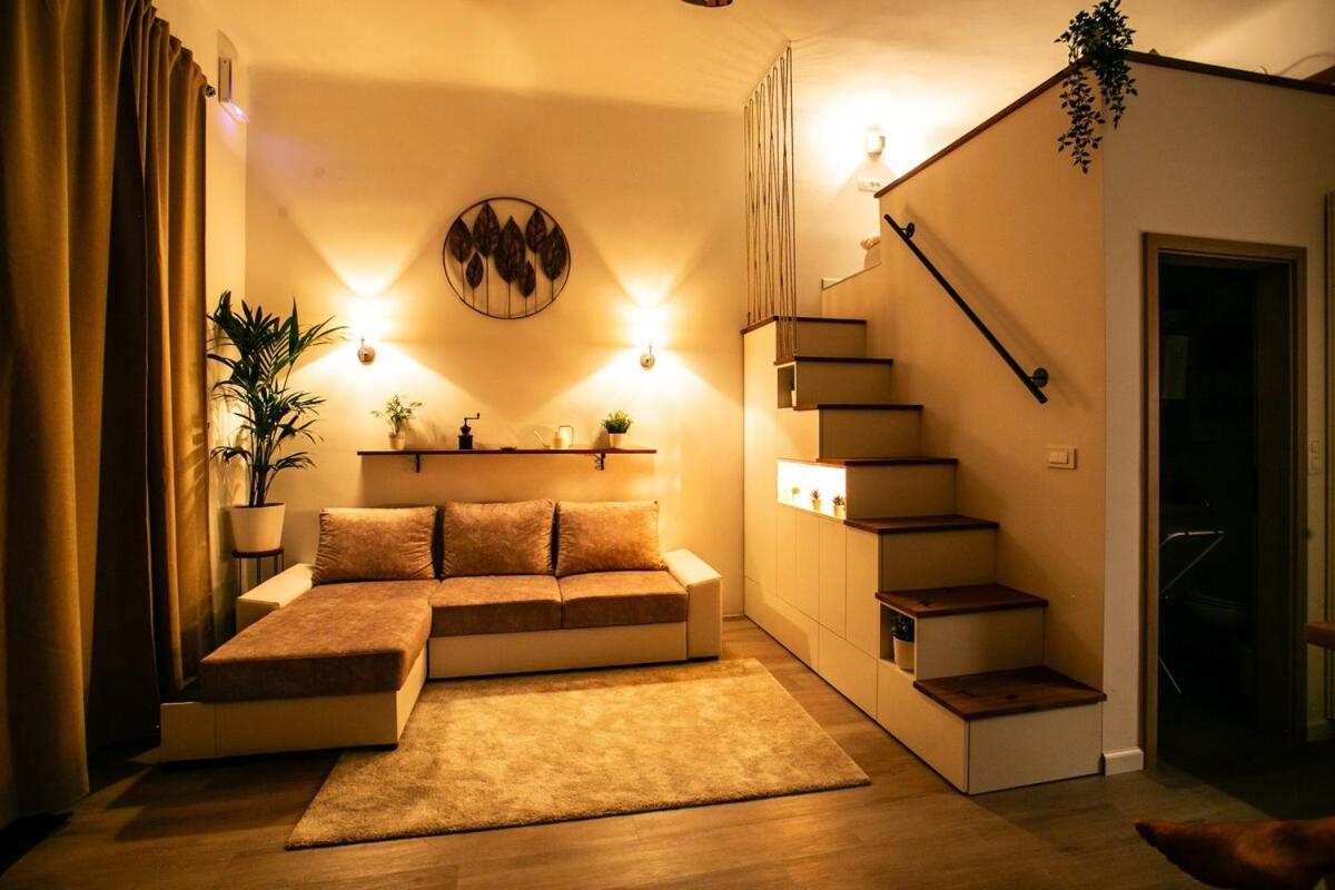 Urska's Adorable Place Apartment