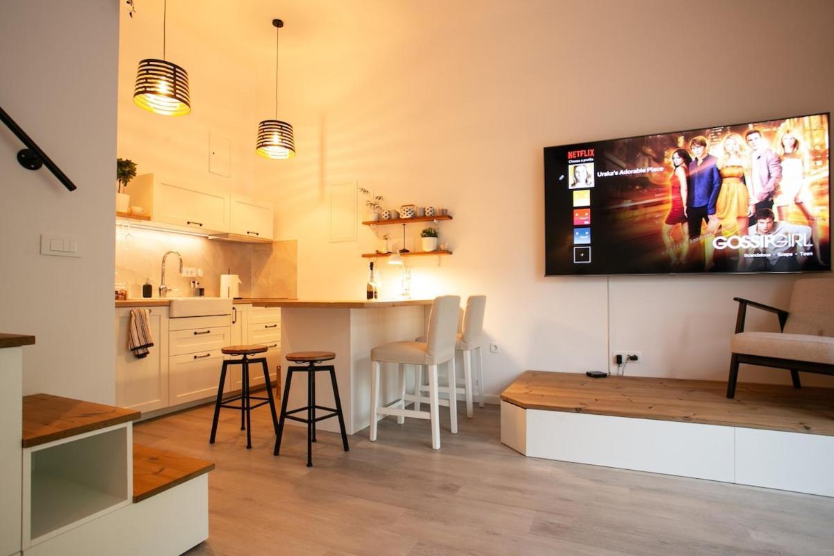 Urska's Adorable Place Apartment